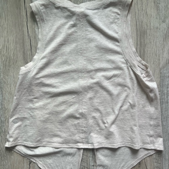 Lululemon Time To Restore Tie Back Tank 4 NWOT - Picture 4 of 9
